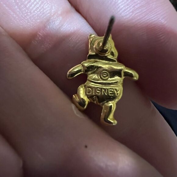 Walt DISNEY Winnie the POOH BEAR Gold Tone DANGLE Earrings - Picture 3 of 3